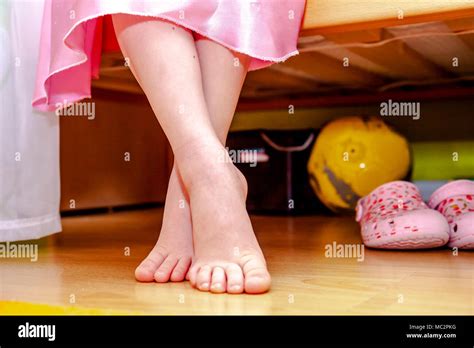 little girl feet|Little Girls Feet Photos, Download The BEST Free .